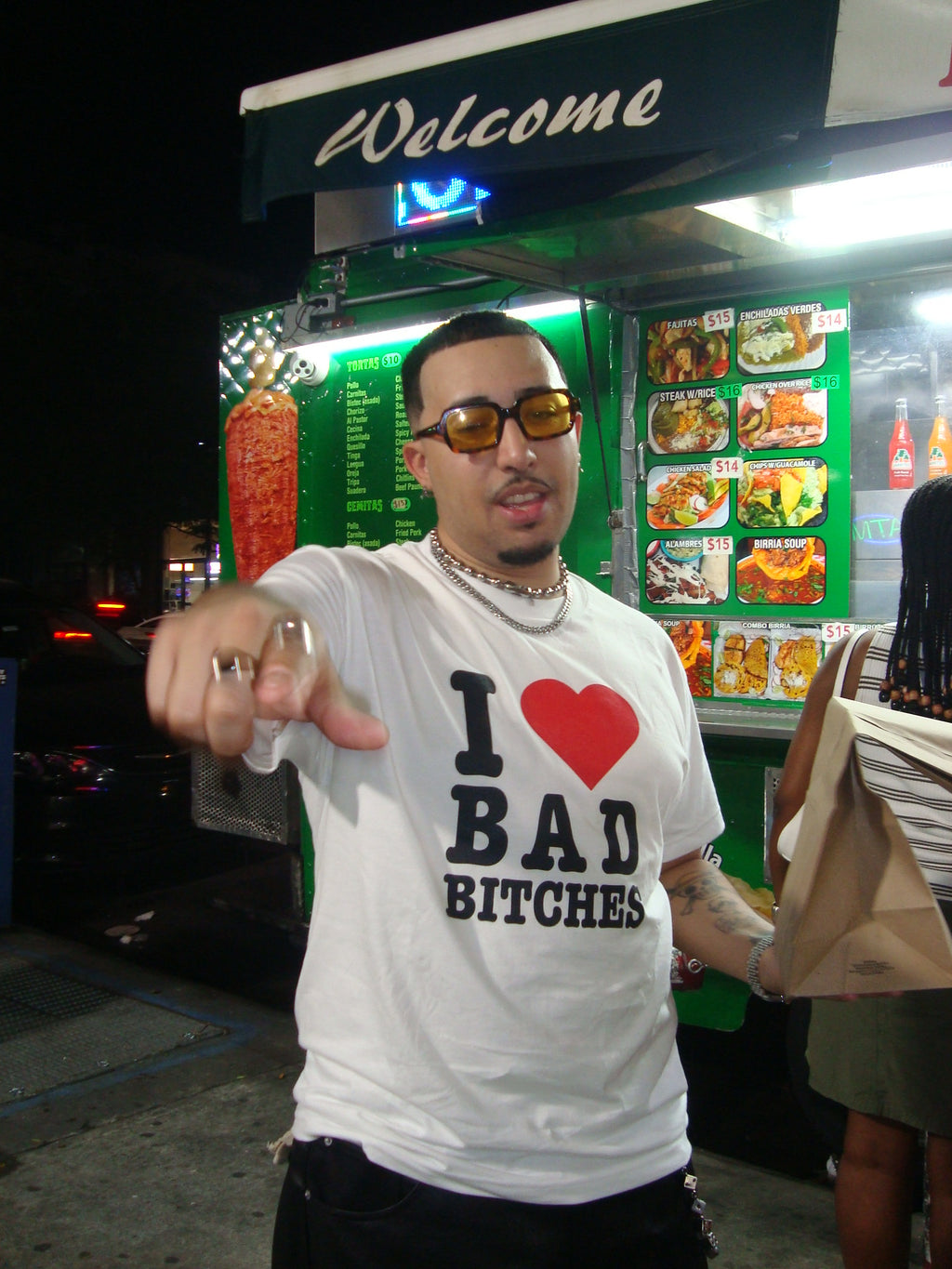 I ❤️ BAD BITCHES T-shirt